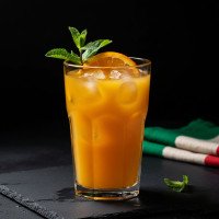 عصير برتقال طبيعي