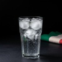 مياه معدنية أو غازية